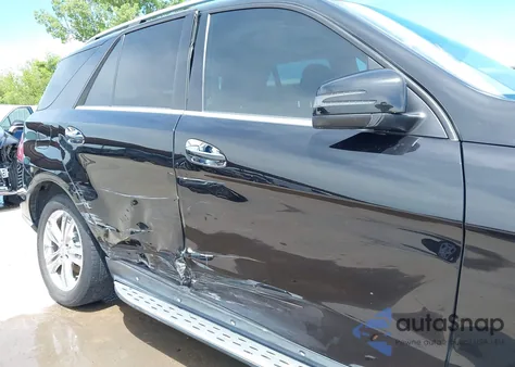 2013 Mercedes-Benz Ml 350 z USA, uszkodzony, nr VIN 4JGDA5JB6DA194881